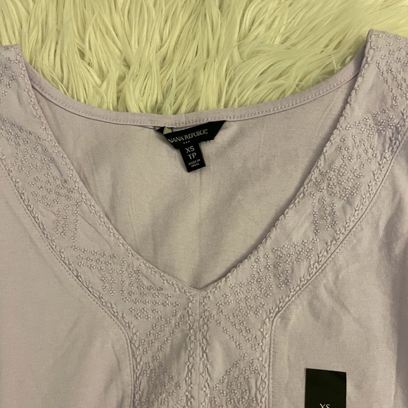 NWT | Banana Republic | Lavender Tee shirt - Picture 5 of 12